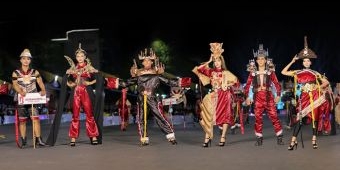 Meriahkan Jember Fashion Carnaval 2022, Semen Gresik Hadirkan Enam Kostum Defile Madurese