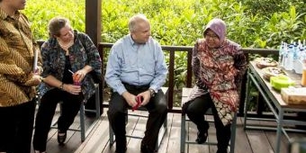 Kunjungi Kawasan Mangrove, Dubes AS Apresiasi Pemkot Surabaya dalam Perlindungan Lingkungan