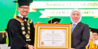 Gubernur Khofifah Raih Penghargaan Tokoh Kontributif Pendidikan Islam Jawa Timur dari UINSA