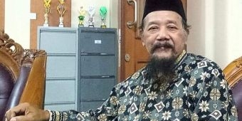 ​Ketua Lesbumi NU KH Agus Sunyoto Dimakamkan di Kediri