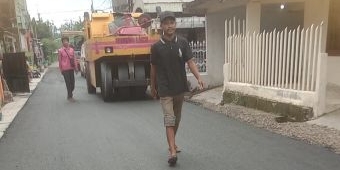 Bersumber dari APBD Sidoarjo, Proyek Jalan Sidokerto Disorot Warga karena Kualitas dan Keterlambatan