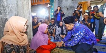 Pj Gubernur Jatim Beri Santunan untuk 5 Korban Longsor Denpasar