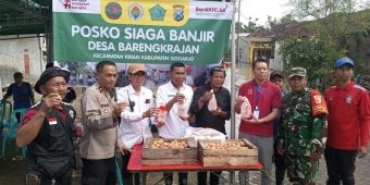  Polsek Krian, Koramil dan BPBD Sidoarjo Dirikan Tenda Darurat Siaga Banjir di Barengkrajan