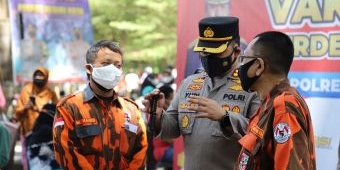 Polres Kediri Kota Kolaborasi dengan MPC PP dan FKBN Gelar Vaksinasi Anak dan Pelajar Papua