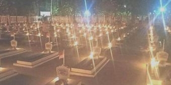 Seribu Lilin untuk Arwah Para Pejuang di Taman Makam Pahlawan Kusuma Negara Lamongan
