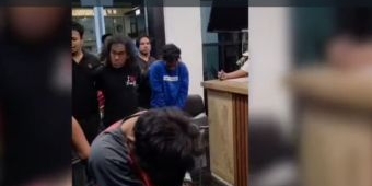 Polrestabes Surabaya Tangkap Tiga Teknisi WiFi yang Gasak Uang dan Emas di Rumah Warga Kenjeran