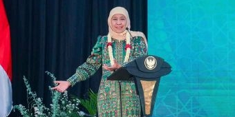 Gubernur Khofifah Ajak Pelajar Teladani Perjuangan KH Masjkur dan KH Tholchah Hasan