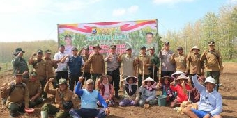 Dukung Program Ketahanan Pangan, Polsek Kabuh Manfaatkan 4 Hektare Lahan Kosong