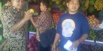Cegah Apel Impor, Disperindagtam Sampang Sidak Pasar Buah