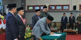 Wali Kota Pasuruan Hadiri Paripurna IV, 2 Raperda Resmi Disahkan