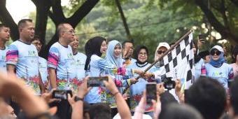 Walkot Kediri dan Waka DPRD Jatim Lepas Peserta Mlaku Bareng, Berhadiah Umrah hingga Motor Matic