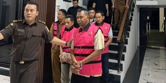 Kejari Sidoarjo Tahan 5 Tersangka Korupsi Dana Desa Rp3,6 Miliar