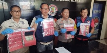 Satresnarkoba Polres Jombang Amankan 2 Pengedar Narkoba Beserta 81,12 Gram Sabu