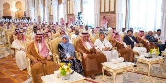 Gubernur Khofifah Hadiri Pertemuan Tahunan Haji di Istana Mina Bersama para Tokoh Muslim Dunia