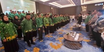 tak-percaya-iq-murid-cerdas-bawaan-lahir-kiai-asep-bakar-saja-buku-buku-iq-jika-itu-bawaan