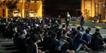 Razia Skala Besar, Polres Tuban Beri Efek Jera Remaja yang Terlibat Balap Liar dengan Dorong Motor