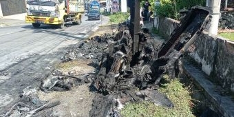 Pikap Muat AC dari Malang Hangus Terbakar di Blitar