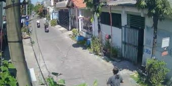 Curanmor Siang Bolong di Sedati Sidoarjo Terekam CCTV