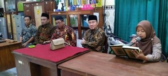 Sebelum Beraktivitas, Tiap Pagi Kemenag Lamongan Gelar Baca Al Quran Bersama