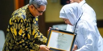 Pemprov Jatim Raih Penghargaan KPK, Khofifah: Komitmen Cegah Korupsi di Tingkat Provinsi dan Pemda