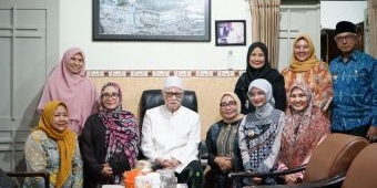 Dampingi Menteri PPPA RI di Seminar Pesantren Ramah Anak, Ini Harapan Wali Kota Kediri