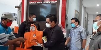PPKM Darurat, Anggota DPRD Situbondo Patungan Sumbang Sembako untuk Warga Terdampak