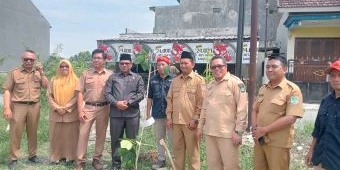 Pemdes Kejapanan Gencarkan Edukasi Sekolah Aman Bencana dan Aksi Tanam Pohon