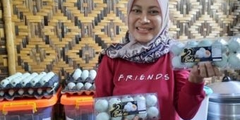 Kisah Ibu Rumah Tangga di Blitar Sukses Merintis Usaha Telur Asin di Tengah Pandemi