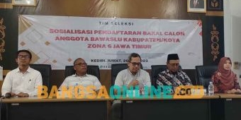 Tim Seleksi Calon Anggota Bawaslu Jawa Timur Zona 6 Sosialisasikan Pendaftaran di Kediri
