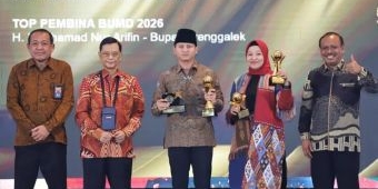 Hattrick Bintang 5, BPR Jwalita Trenggalek Sabet Golden Trophy TOP BUMD Awards 2026