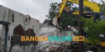 KAI Tertibkan Bangunan Liar di Eks Jalur KA Madiun-Ponorogo