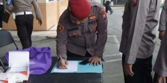 Polres Sampang Gelar Tes Urine Dadakan pada Personel Unit Jatanras