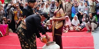 Ribuan Pengunjung Saksikan Siraman Sedudo 2025, Bupati Nganjuk: Lereng Wilis Banyak Potensi Wisata
