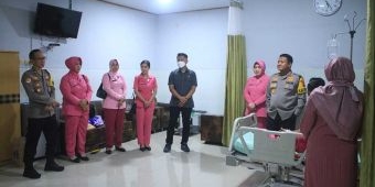 Polres Ngawi Lakukan Hospital Visit pada Anggota yang Sakit