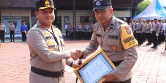 Puluhan Anggota Polres Ngawi Berprestasi Terima Apresiasi