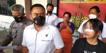 Tipu Warga dengan Modus Minyak Goreng Murah Bermerek, Ibu Rumah Tangga di Jombang Diamankan Polisi