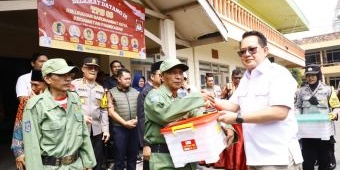 Pj Gubernur Jatim Didampingi Ketua KPU RI Tinjau Kesiapan Pilkada 2024 di Pamekasan