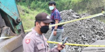 Gerebek Tambang Pasir Ilegal di Aliran Lahar Gunung Kelud, Polisi Amankan 6 Orang dan Alat Berat