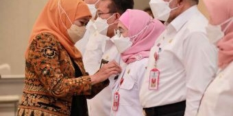 Komitmen Atasi Problem Perempuan dan Anak, Gubernur Khofifah Kukuhkan Satgas PMPA Jatim