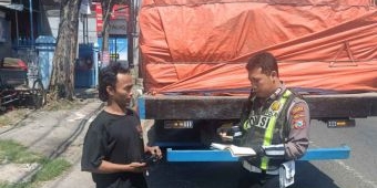 Satlantas Polres Gresik Catat 225 Truk Langgar Aturan di Operasi Patuh Semeru 2025