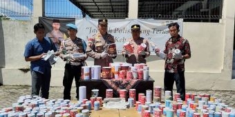 Ketahuan saat Live TikTok, Polisi di Kediri Amankan Berbagai Ukuran Petasan