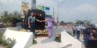 Pulang Ke Madiun, Panglima TNI Resmikan Monumen Pesawat di Exit Tol Dumpil