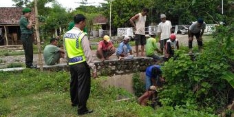 Cegah Jebol, Warga Desa Plandaan Gotong Royong Perbaiki Tanggul
