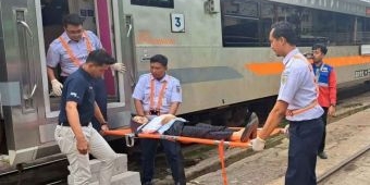 Tingkatkan Keselamatan Penumpang, KAI Daop 8 Surabaya Gelar Simulasi Tanggap Darurat