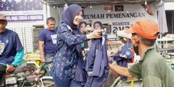 Hari Terakhir Kampanye, Bunda Ita-Mbak Zuli Keliling Nganjuk Dikawal Rombongan Ledang dan Becak