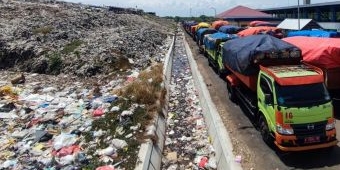 Tak Muat Tampung Sampah Warga Sidoarjo, TPS Jabon Ditutup
