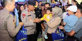 Wisatawan Jatim Naik 31 Persen, Kapolda Jatim Pastikan Pengamanan Tetap Ketat Pasca Operasi Ketupat