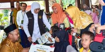 Salurkan Rp5,8 Miliar Untuk Masyarakat Gresik, Khofifah: Jangan Digunakan untuk Judol!