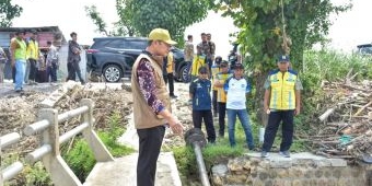 Percepat Pengendalian Banjir, Bupati Lamongan Tinjau Penguatan Tanggul Kali Plalangan