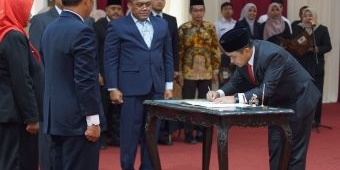 Wali Kota Pasuruan Lantik 9 PNS dan Kepala Sekolah, Tegaskan Pelayanan Publik